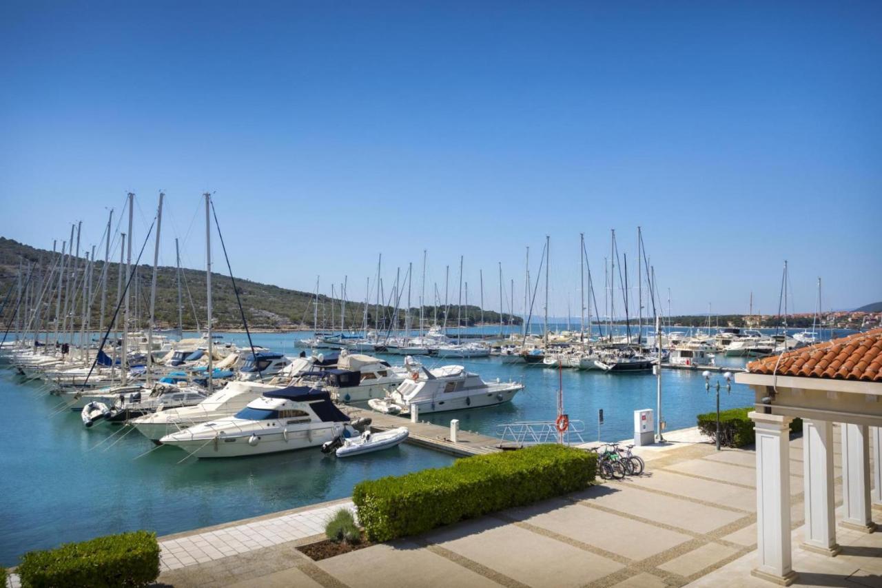 Apartment Aci Marina Cres Buitenkant foto